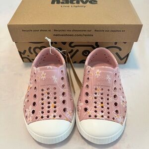 Native Kids Water Shoes - Pink with Floral Pattern